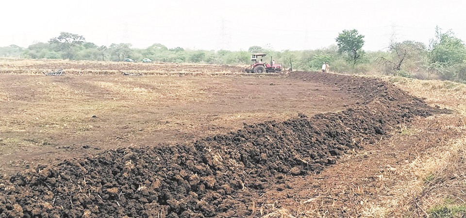 धमधा में अवैध कब्जाधारियों के खिलाफ अभियान