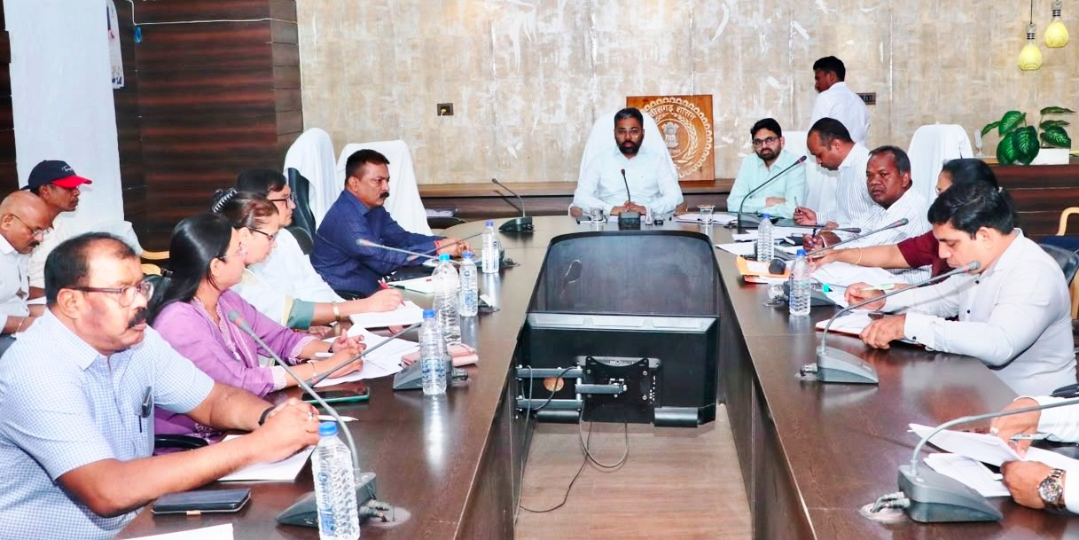 जन शिकायतों का त्वरित निराकरण  करें: कलेक्टर श्री क्षीरसागर