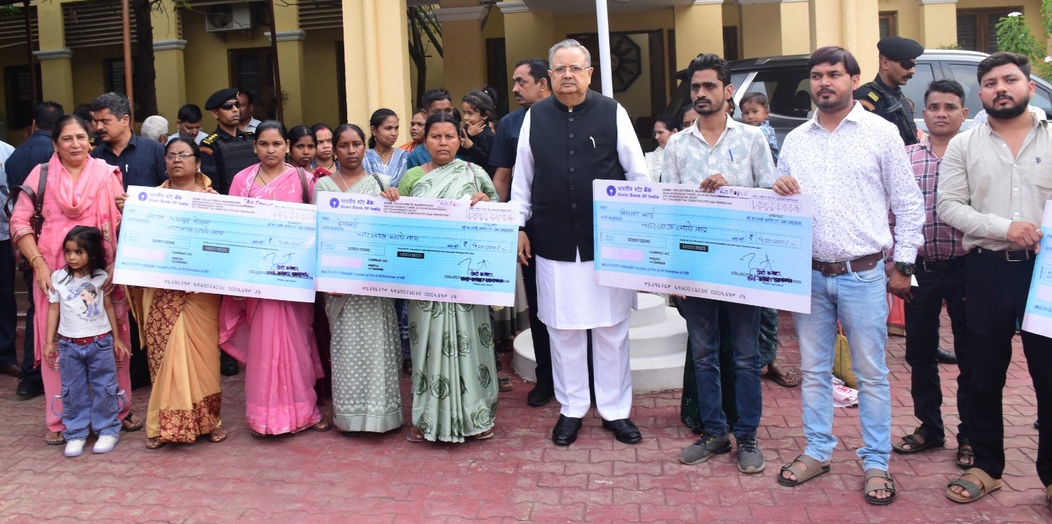 सरकार नक्सल हिंसा से प्रभावित परिवारों तथा मुख्यधारा में लौटे आत्मसमर्पित नक्सलियों के सम्मानजनक पुनर्वास के लिए पूरी संवेदनशीलता के साथ कर रही कार्य : विधानसभा अध्यक्ष