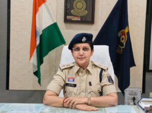 नवपदस्थ पुलिस अधीक्षक श्रीमती भावना पांडेय (भा.पु.से.) ने किया धमतरी पुलिस अधीक्षक का पदभार ग्रहण		