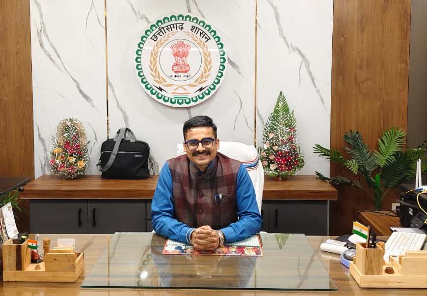 नवपदस्थ सीईओ जिला पंचायत श्री दुर्गा प्रसाद अधिकारी ने कार्यभार ग्रहण किया