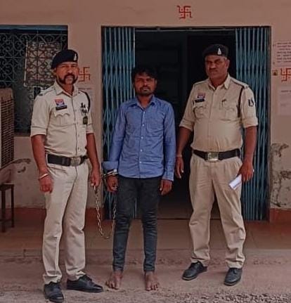 🔷 पूजा-पाठ के बहाने महिला से छेड़छाड़ कर अश्लील हरकत करने वाला आरोपी हुआ गिरफ्तार
