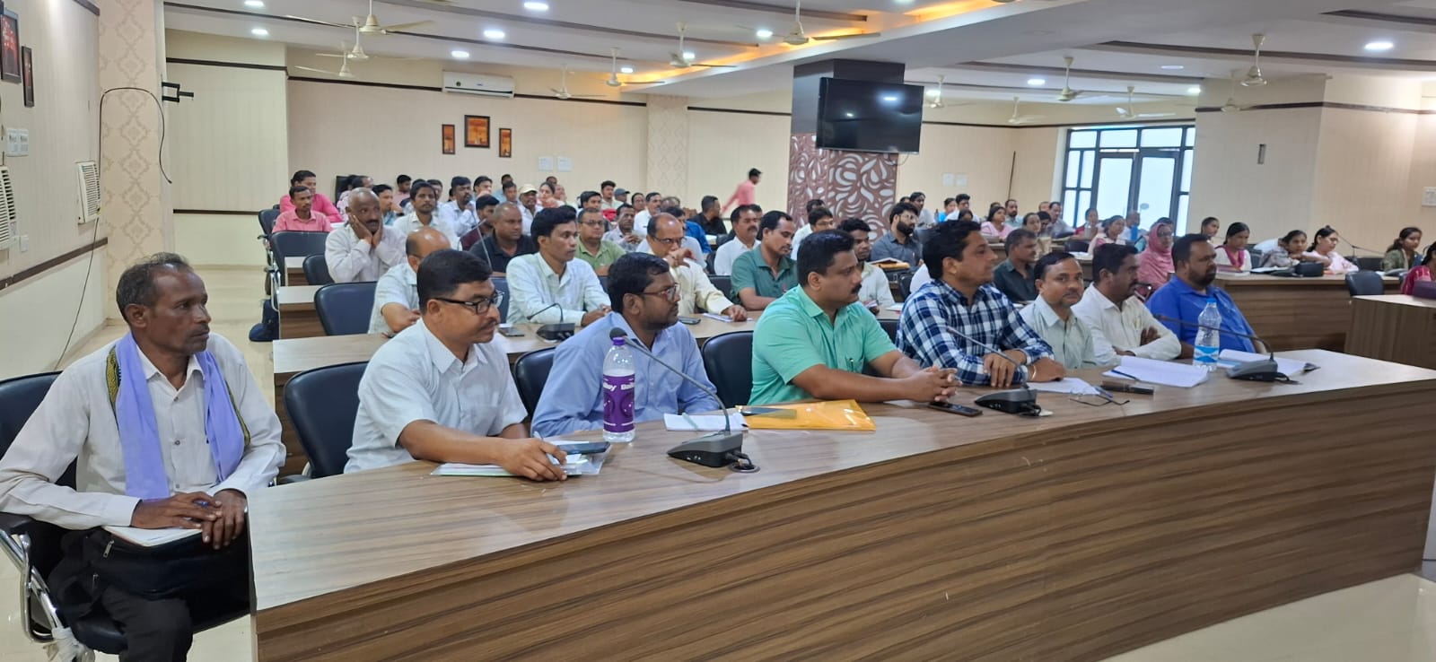 निजी विद्यालयों में पारदर्शिता और गुणवत्तापूर्ण शिक्षा पर प्रशासन सख्त, संस्था प्रमुखों को दिए स्पष्ट निर्देश