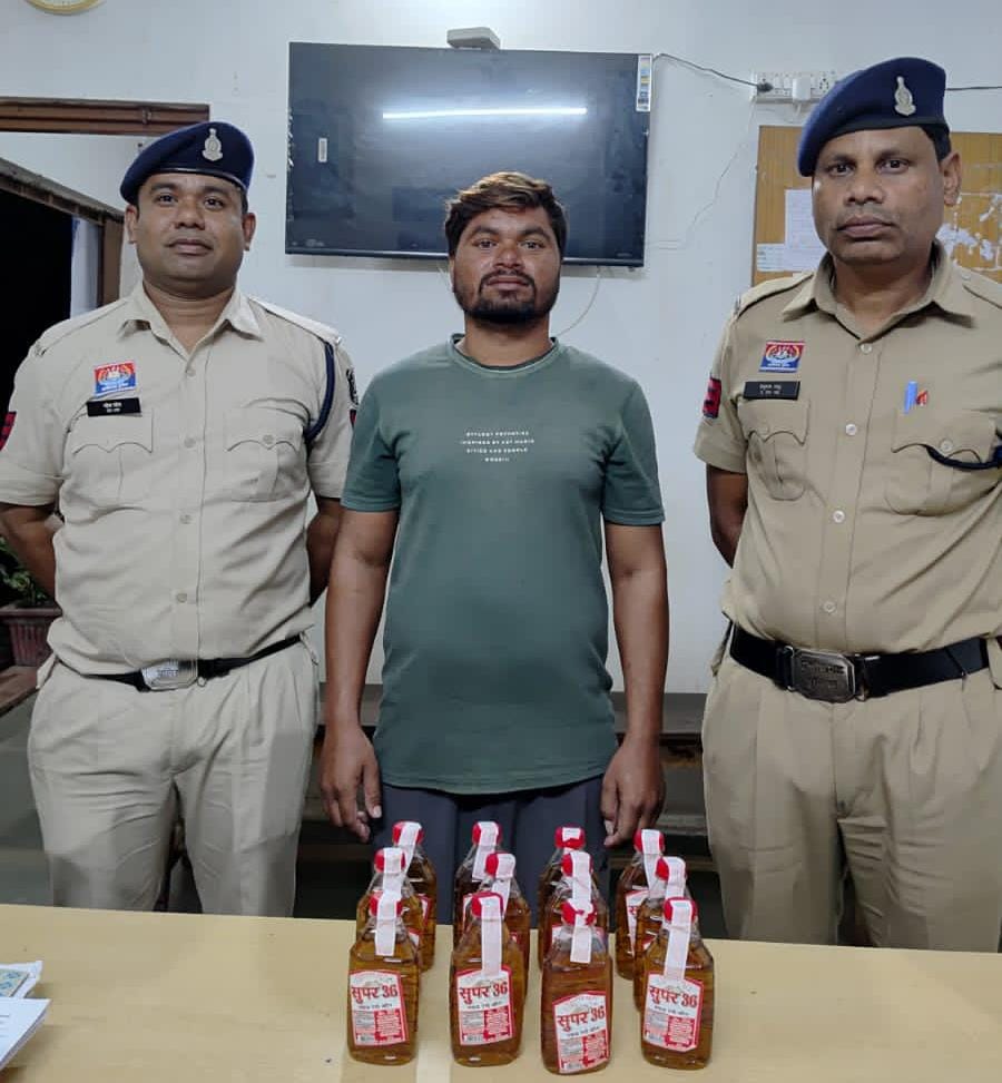 धमतरी पुलिस द्वारा दो अलग-अलग प्रकरणों में महुआ एवं देशी शराब जब्त कर  दो आरोपियों के विरुद्ध आबकारी एक्ट के तहत किया अपराध पंजीबद्ध