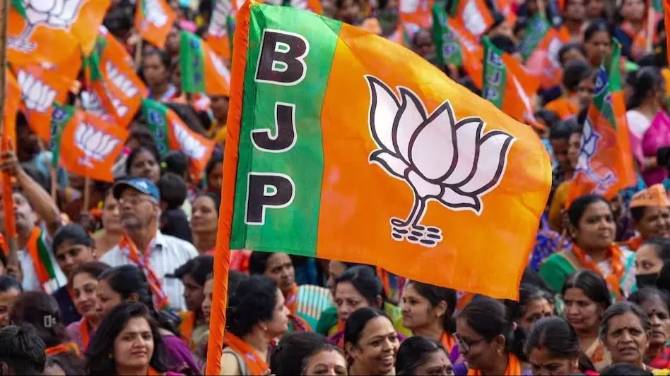 10 कार्यकर्ता बीजेपी में हुए शामिल  :: कांग्रेस को खैरागढ़ क्षेत्र में झटका