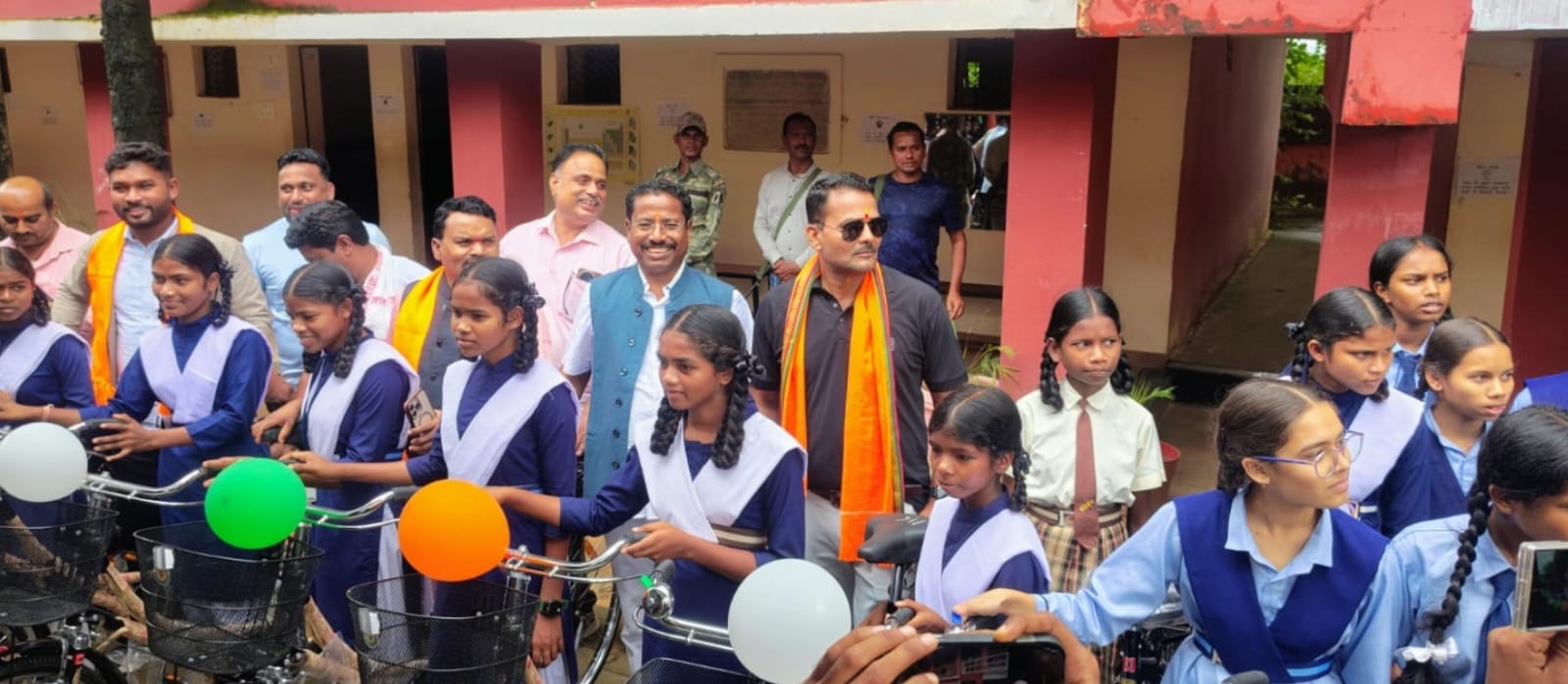 सरस्वती साइकिल योजना: कुआकोंडा में 140 छात्राओं को मिली निःशुल्क साइकिल
