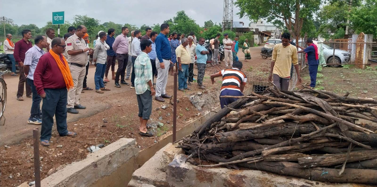 कलेक्टर के निर्देश पर शासकीय भूमि से हटाया गया अवैध अतिक्रमण