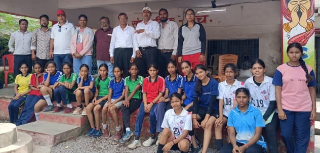 संभाग स्तरीय कराटे एवं हैंडबॉल प्रतियोगिता के लिए गांधी इंग्लिश मीडियम स्कूल के 25 विद्यार्थियों का चयन