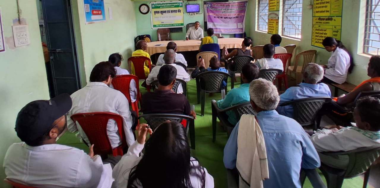 ग्राम धामनसरा में खरपतवारों की पहचान एवं उसके नियंत्रण विषय पर प्रशिक्षण का हुआ आयोजन