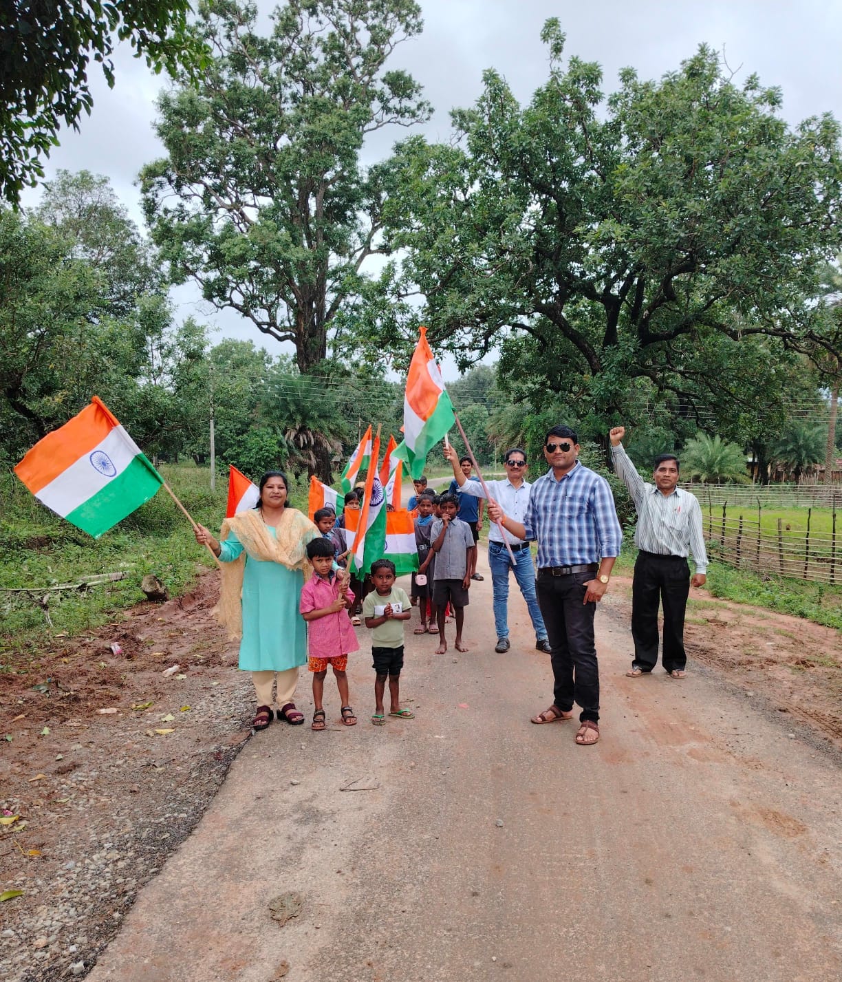 हिरोली संकुल में उत्साह के साथ निकाली गई तिरंगा रैली, बच्चों ने बढ़ाया देशभक्ति का जोश