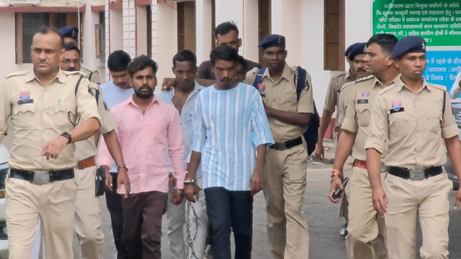 “तिहरे हत्याकांड में मान.न्यायालय का एक वर्ष के अंदर दिया कड़ा फैसला- पांच आरोपियों को आजीवन कारावास एवं अर्थदंड”