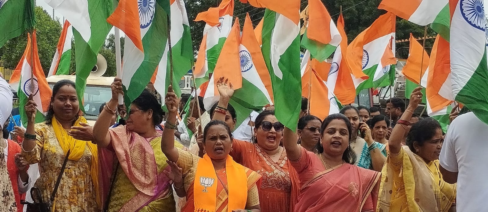 किरंदुल भाजपा मंडल द्वारा लौहनगरी में निकाली गई भव्य तिरंगा यात्रा