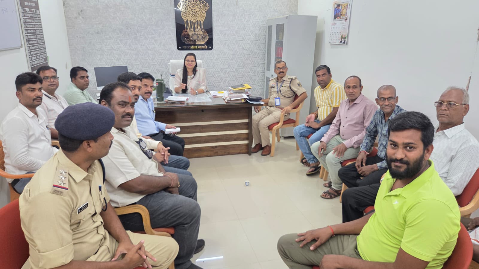 54 एकड़ शासकीय जमीन पर तकरार, ग्रामीणों के आगे झुका प्रशासन