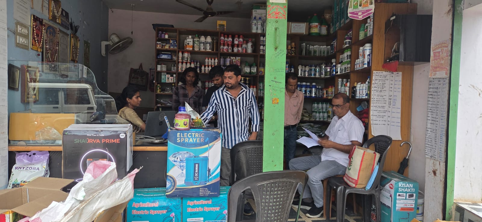 कृषि विभाग द्वारा 25 कृषि केन्द्रों का किया गया औचक निरीक्षण