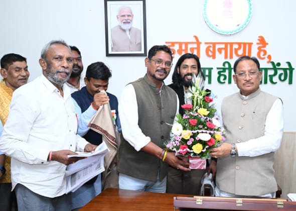 मुख्यमंत्री से मिला धीवर समाज महासभा का प्रतिनिधिमंडल, बकतरा में भूमि आबंटन पर हुई चर्चा