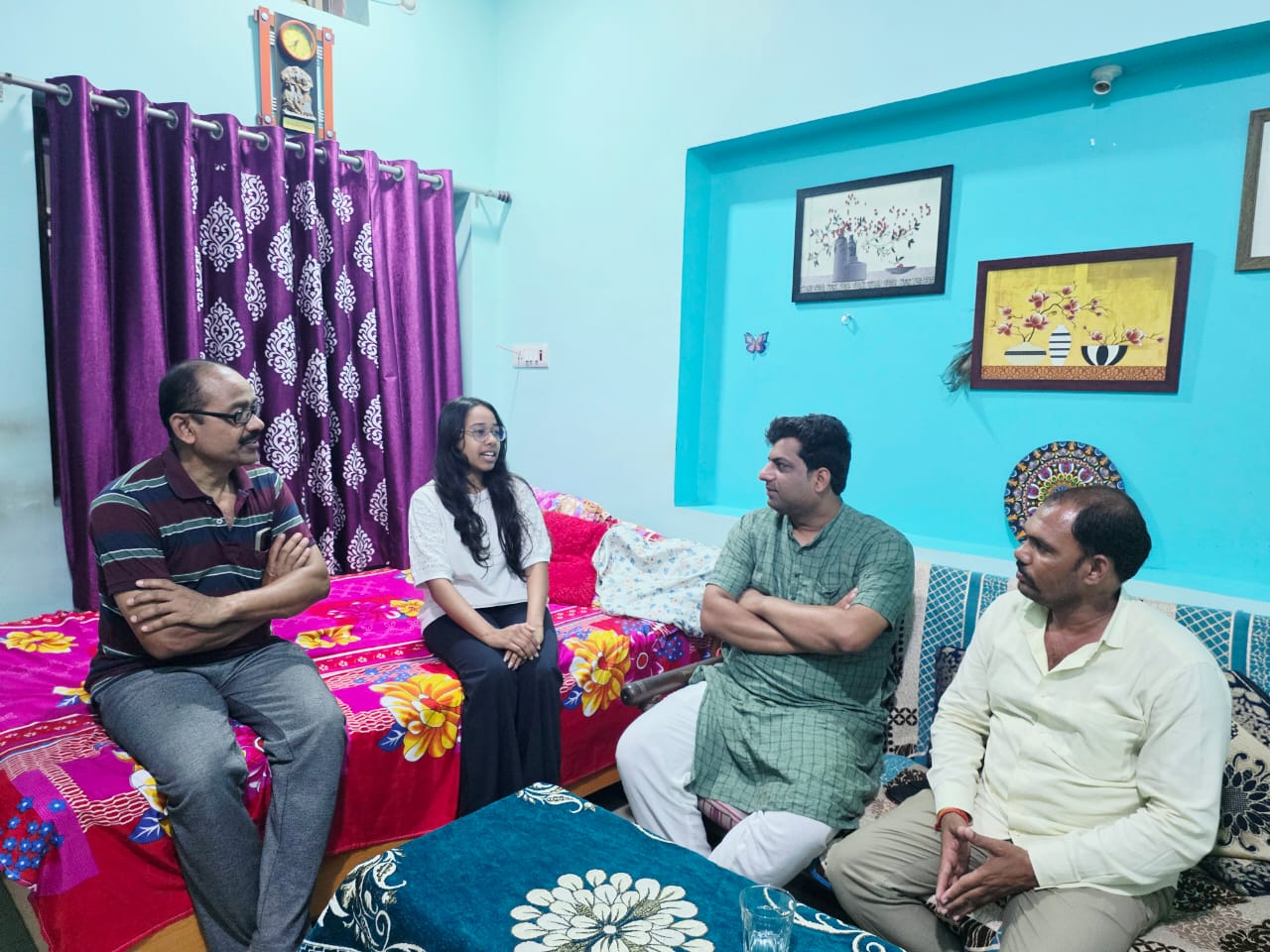 एम बी एस हेतु चयनित श्रेया का पार्षदद्व्य विजय मोटवानी,कुलेश सोनी ने किया सम्मान
