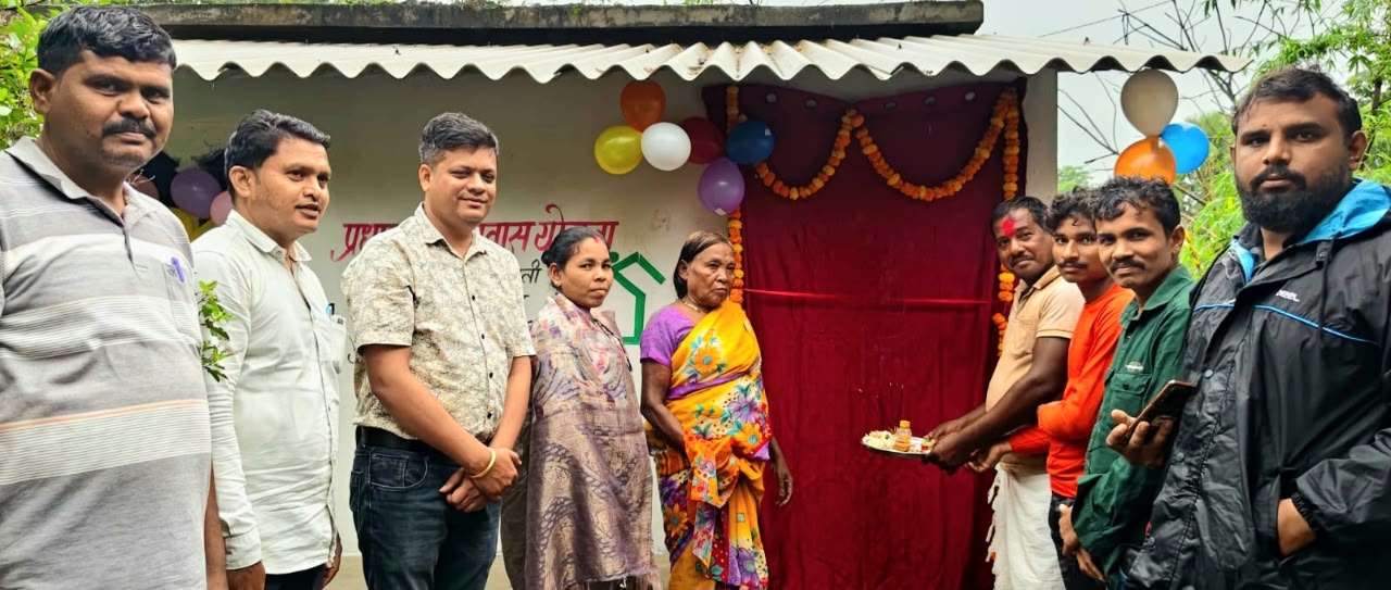 प्रधानमंत्री आवास योजना से बदली करमती के जीवन की तस्वीर
