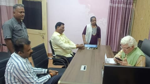 ‘गोठ-बात’ में नगर पालिका अध्यक्ष ने सुनीं जनसमस्याएं